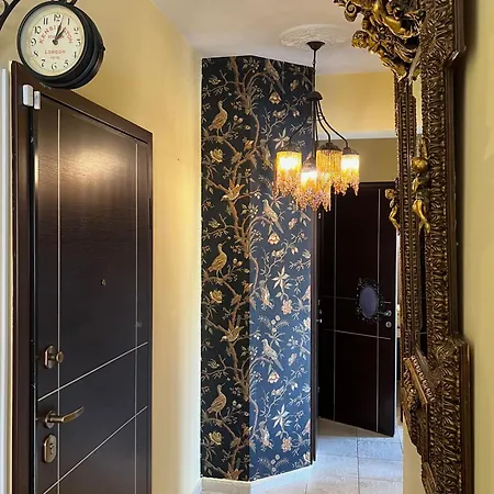 Elia Apartment *